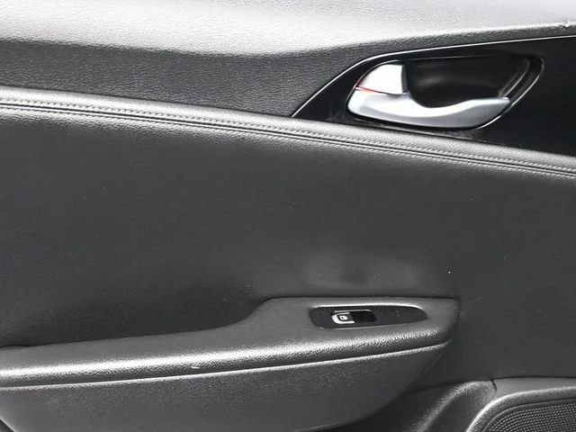 Used 2019 Black Kia Base image 18
