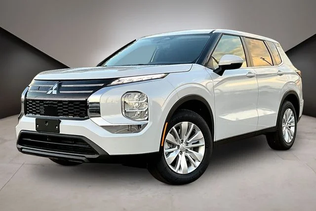 2026 Mitsubishi Outlander ES