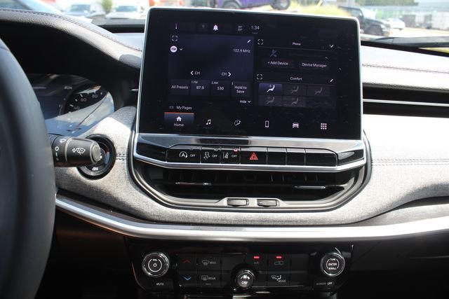Used 2024 Red Jeep Latitude image 4