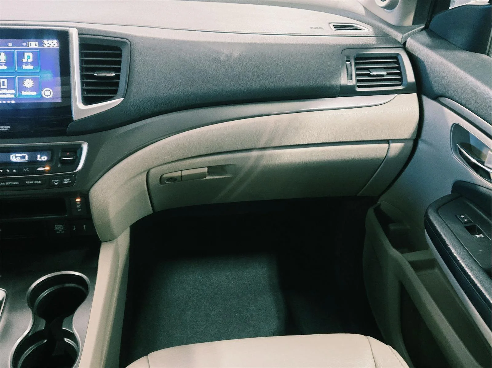 Used 2017 White Diamond Pearl Honda EX-L image 35