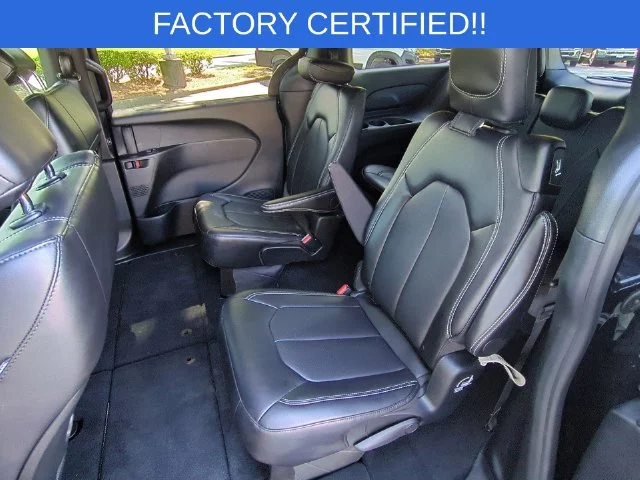 Used 2026 Black Chrysler Select image 27