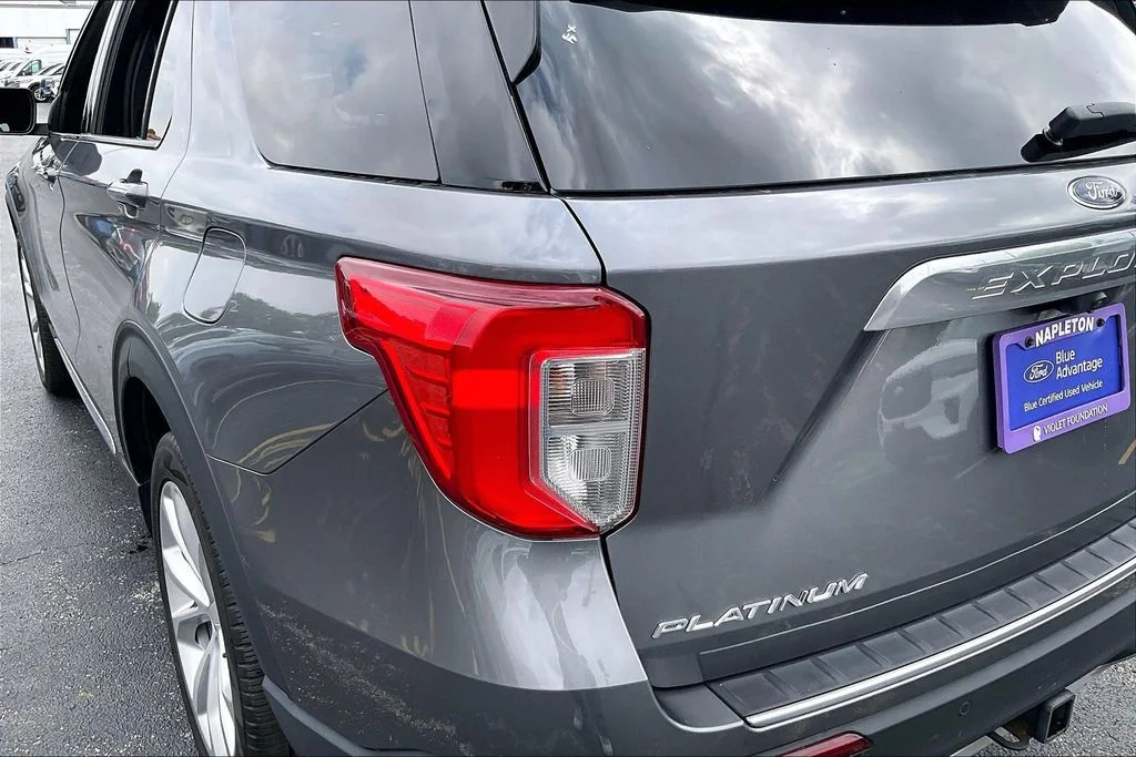 Used 2022 Gray Ford Platinum image 30