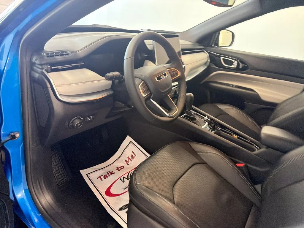 Used 2025 Blue Jeep Limited image 10