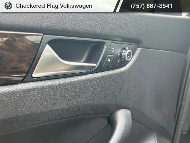 Used 2015 Platinum Gray Metallic Volkswagen TDI SEL Premium image 15