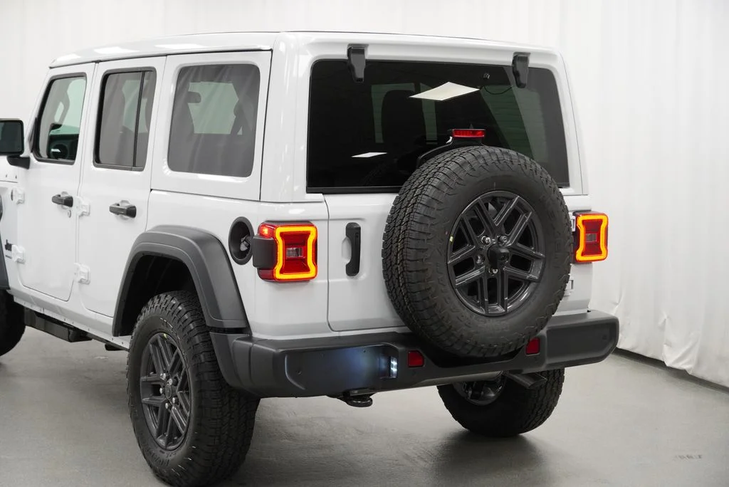 New 2027 Bright White Clear-Coat Paint Jeep Sport S image 12
