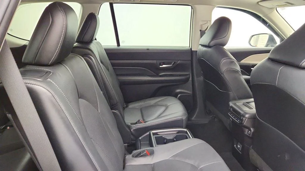 Used 2024 Wind Chill Pearl Toyota Limited AWD image 23