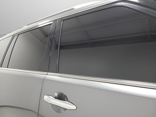 Used 2017 Graphite Shadow INFINITI Base image 9