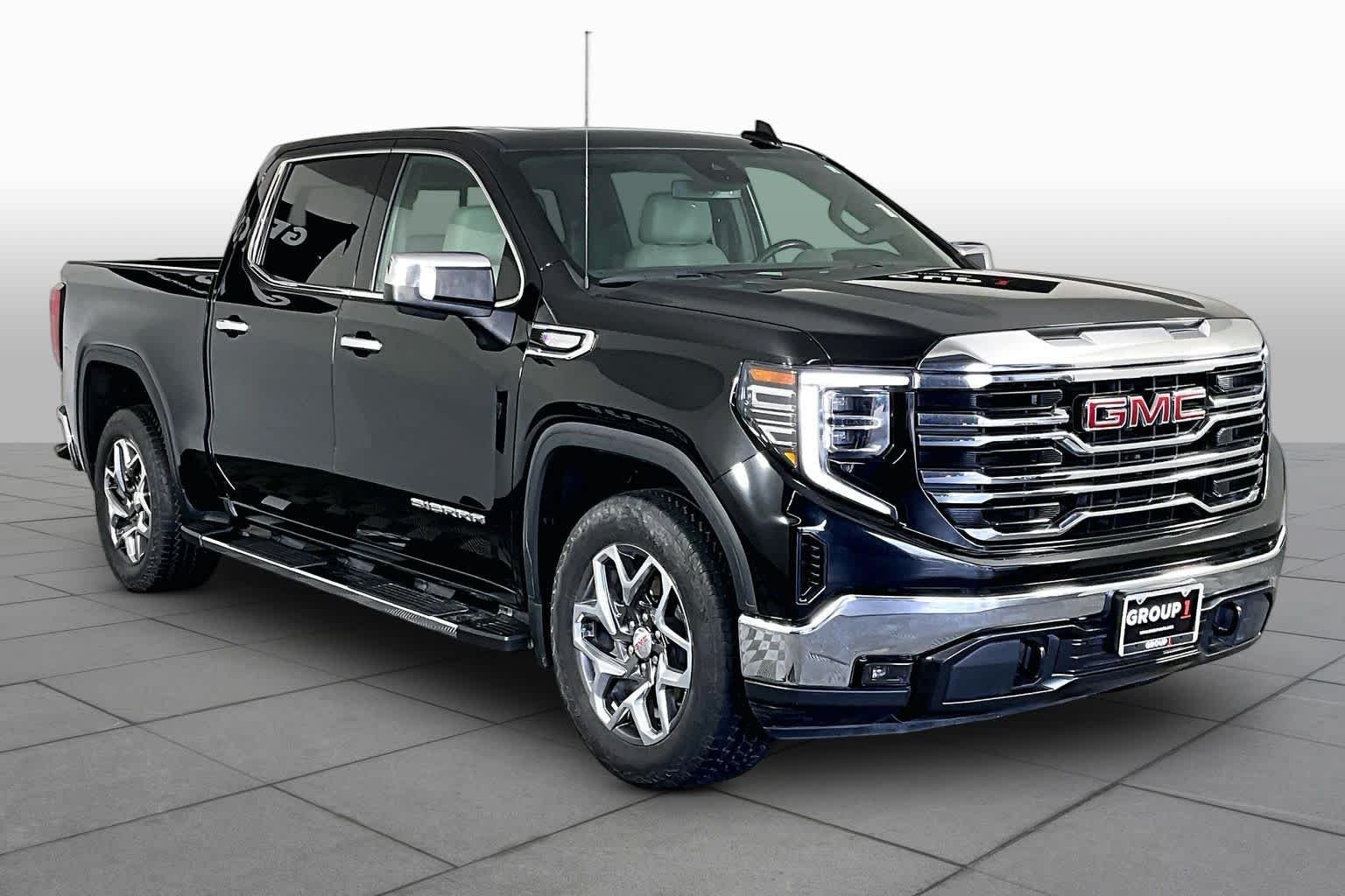 Used 2023 Onyx Black GMC SLT image 3