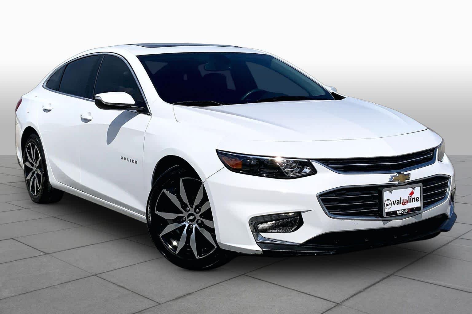 Used 2017 Summit White Chevrolet LT image 3