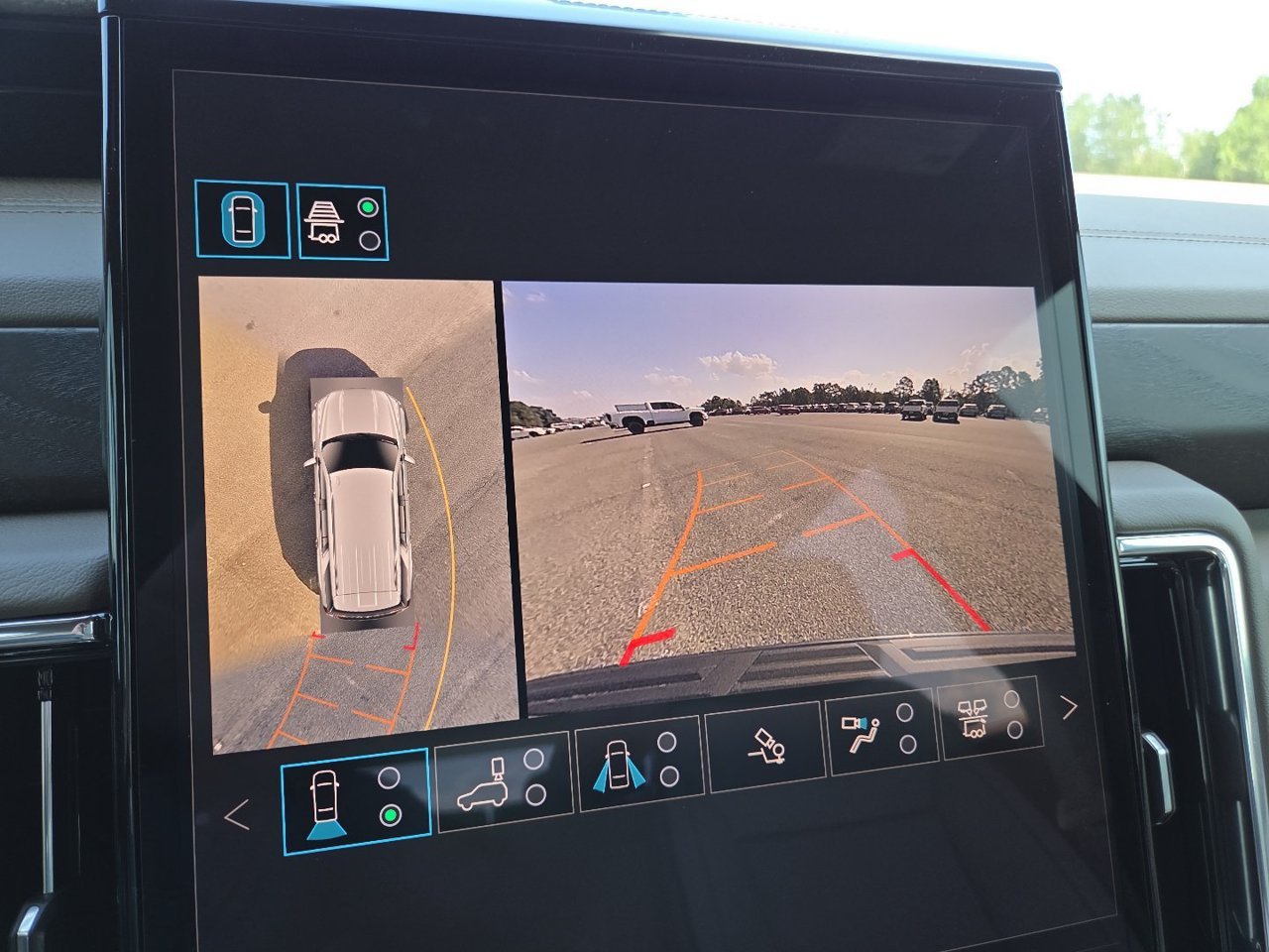 2026 GMC Yukon Denali - Photo 12