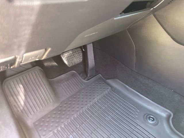 Used 2024  Toyota XLE image 25