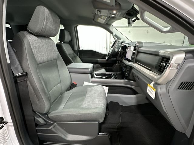 New 2026 Oxford White Ford F-250® XLT image 29