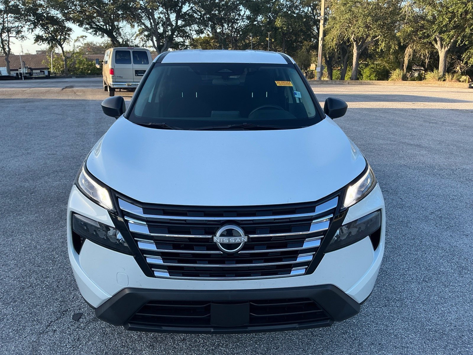 Used 2025 White Nissan S image 3