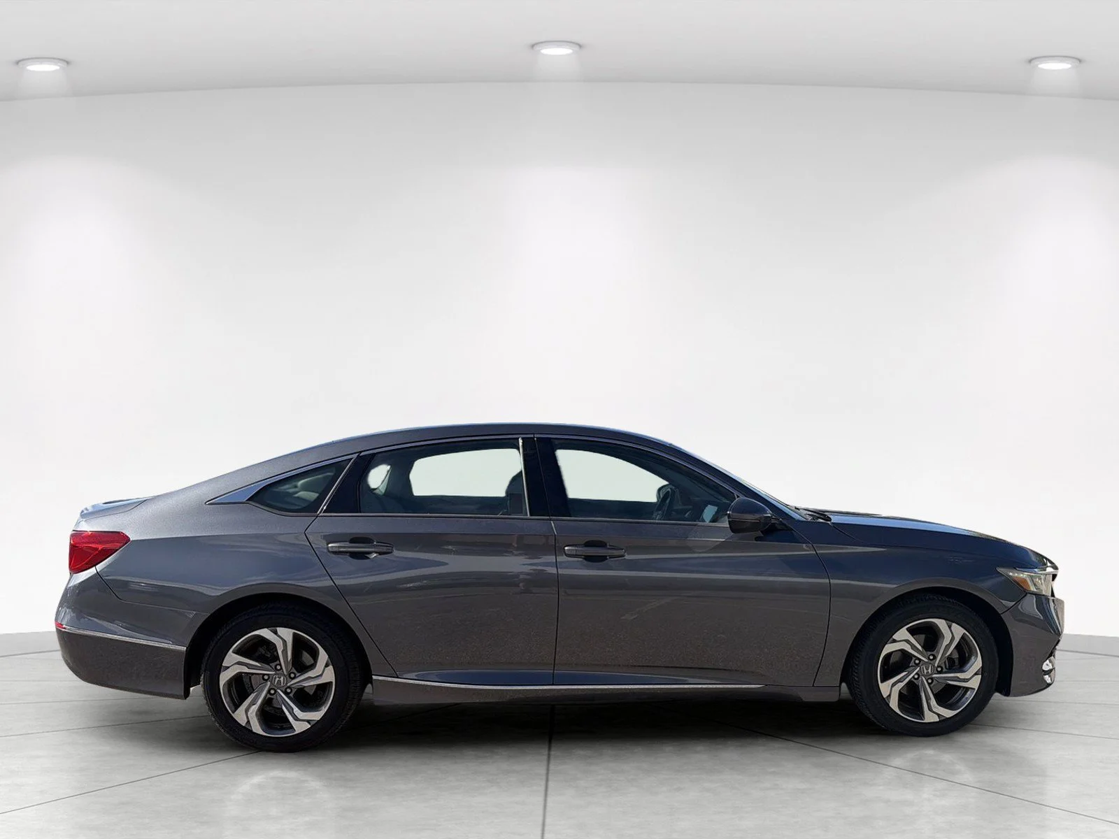 Used 2018  Honda EX-L image 3