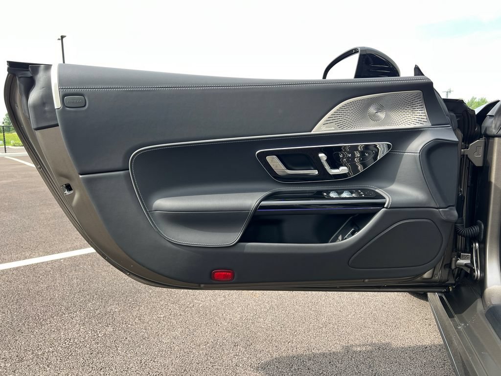 New 2027 Monza Grey Magno Mercedes-Benz AMG® SL 43 Roadster image 41