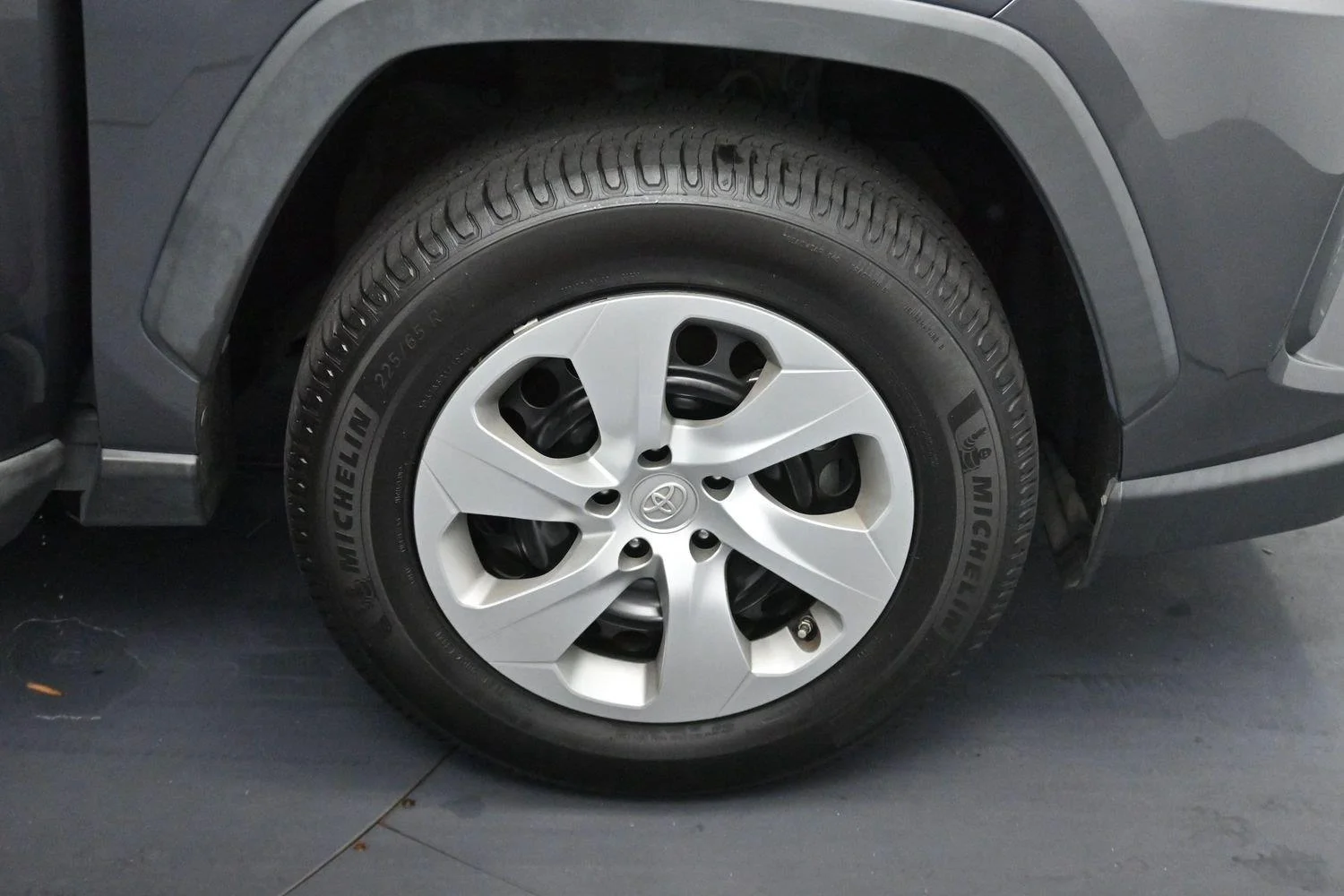 Used 2022 Magnetic Gray Metallic Toyota LE image 33
