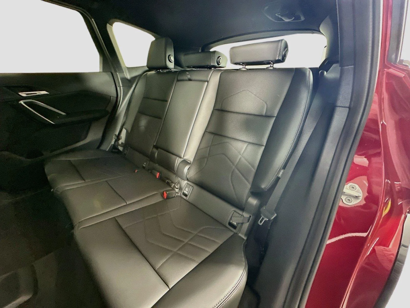 Used 2026 Vegas Red Metallic BMW xDrive28i image 24
