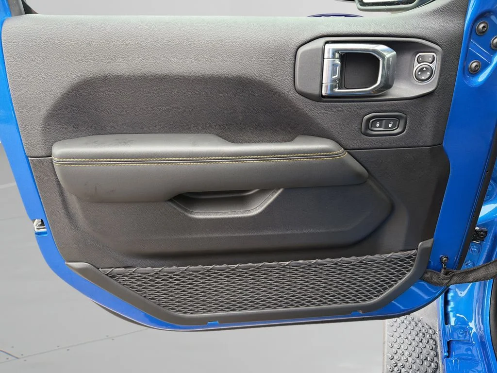 New 2026 Hydro Blue Pearl-Coat Exterior Paint Jeep Sahara image 21