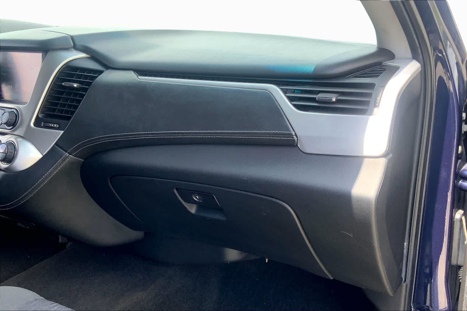Used 2018 Dark Sapphire Blue Metallic GMC SLE image 17