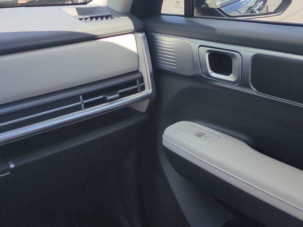 New 2027 Black Hyundai SEL image 21