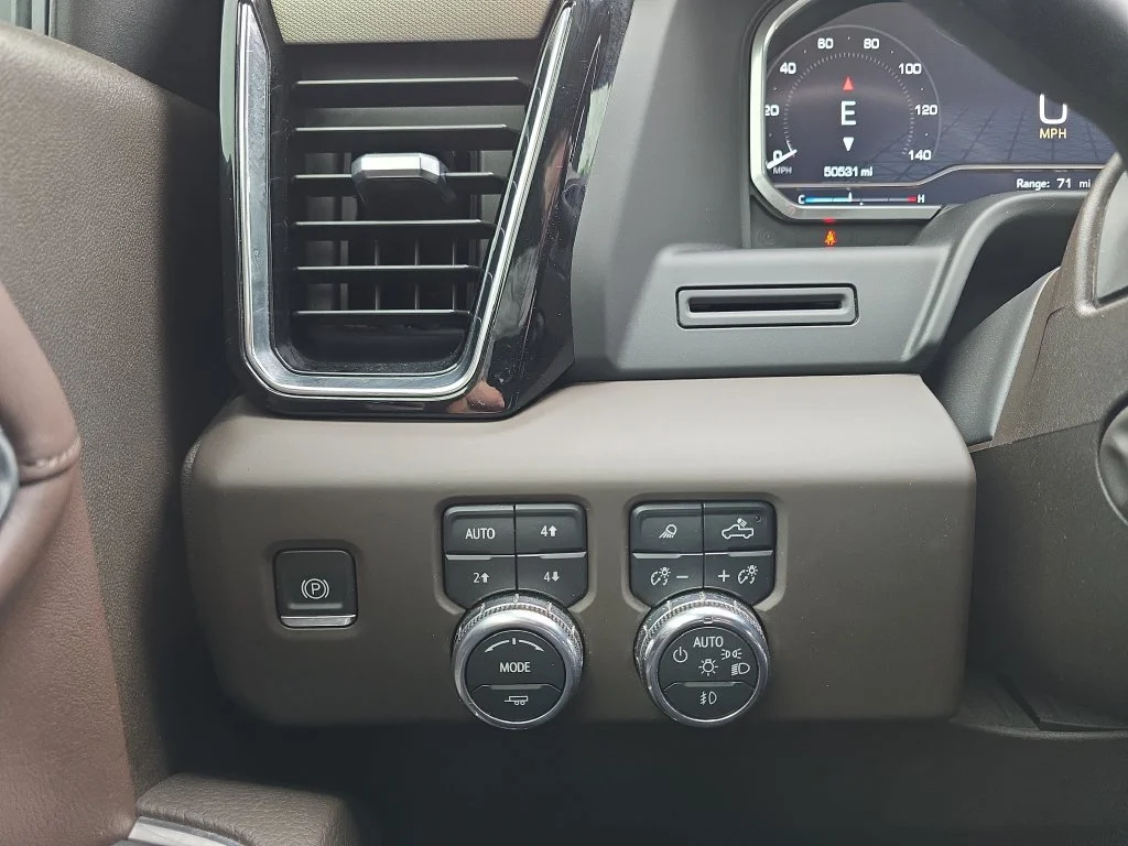Certified Used 2023 WHITE FROST TRICOAT GMC Denali image 29