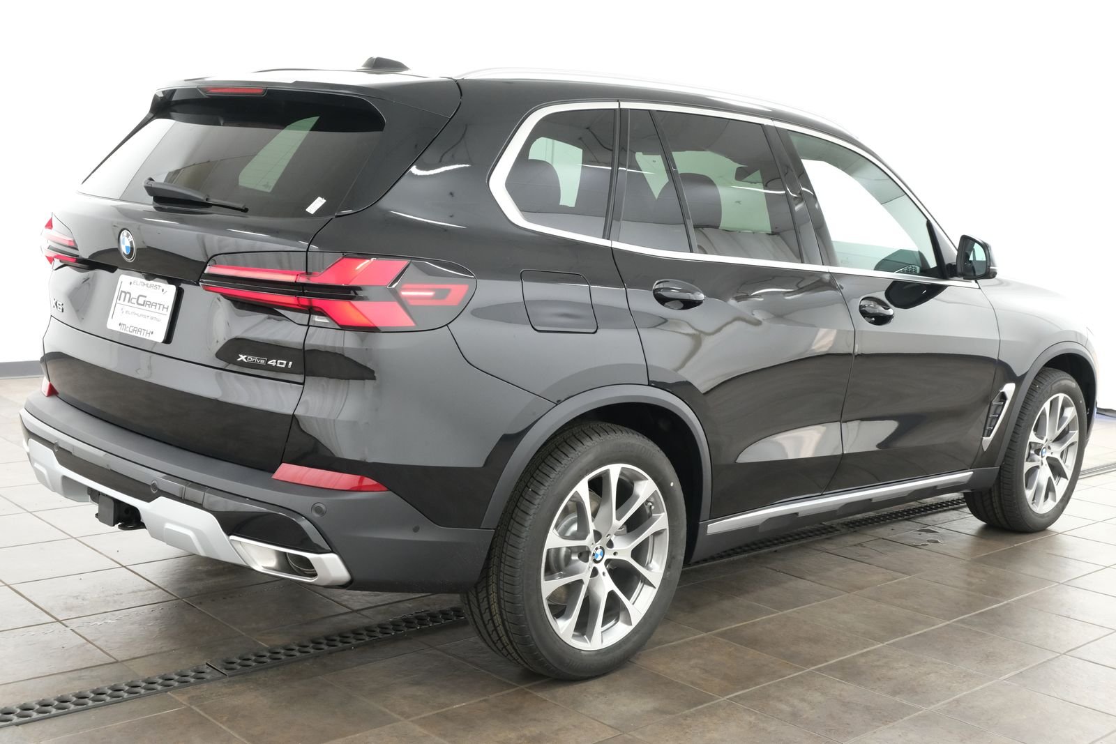 New 2026 Black Sapphire Metallic BMW xDrive40i image 7
