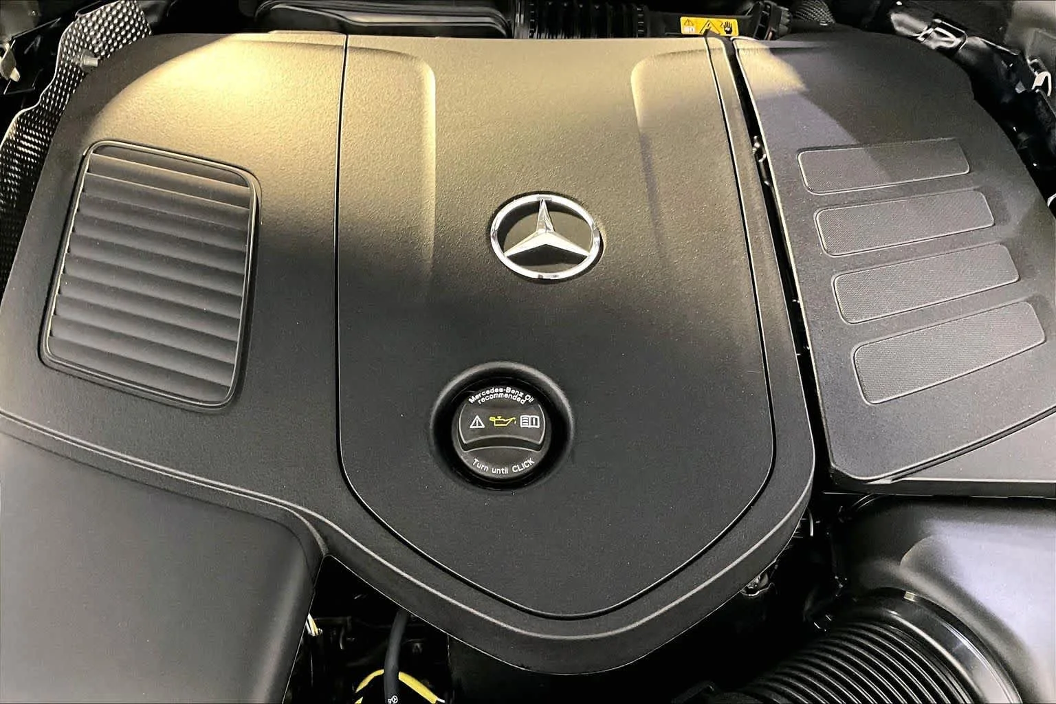 New 2026 Graphite Grey Metallic Mercedes-Benz GLC 300 image 15