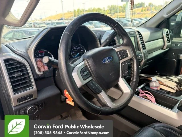 Used 2019 White Platinum Clearcoat Metallic Ford  image 12