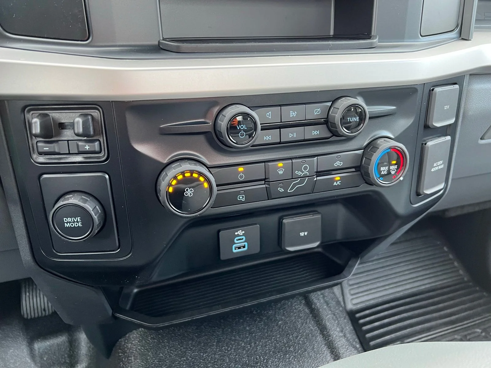 2024 Ford F-550 Super Duty Chassis Cab XL - Photo 13