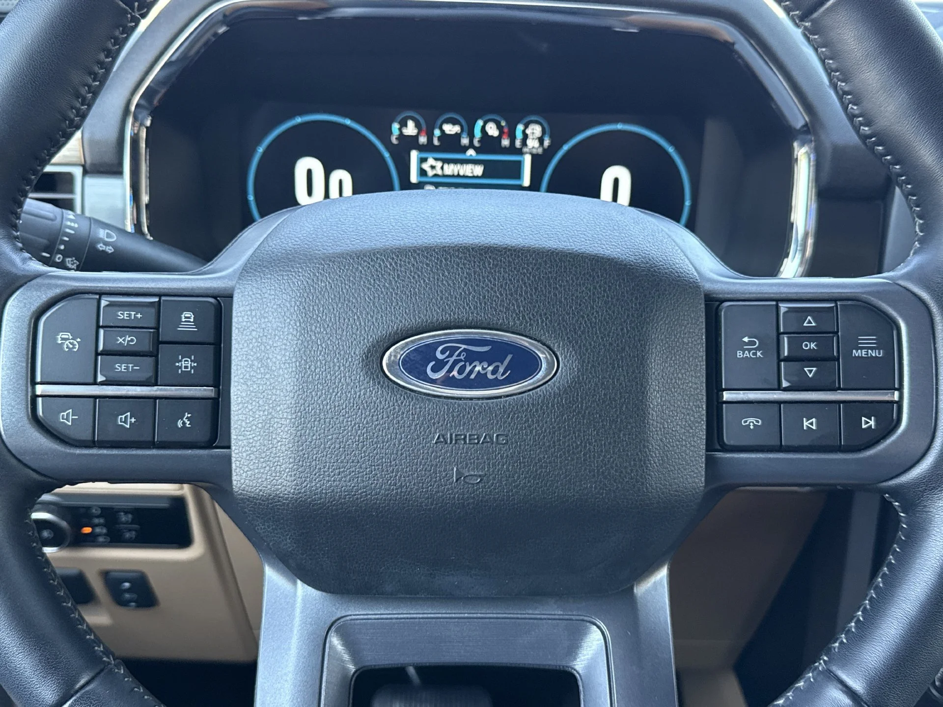 Used 2023 White Metallic Ford Lariat image 6