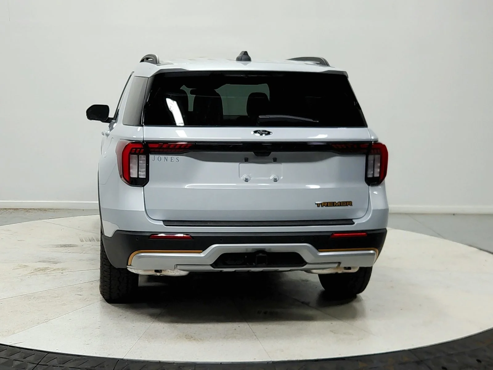 New 2026 White Ford Tremor image 7