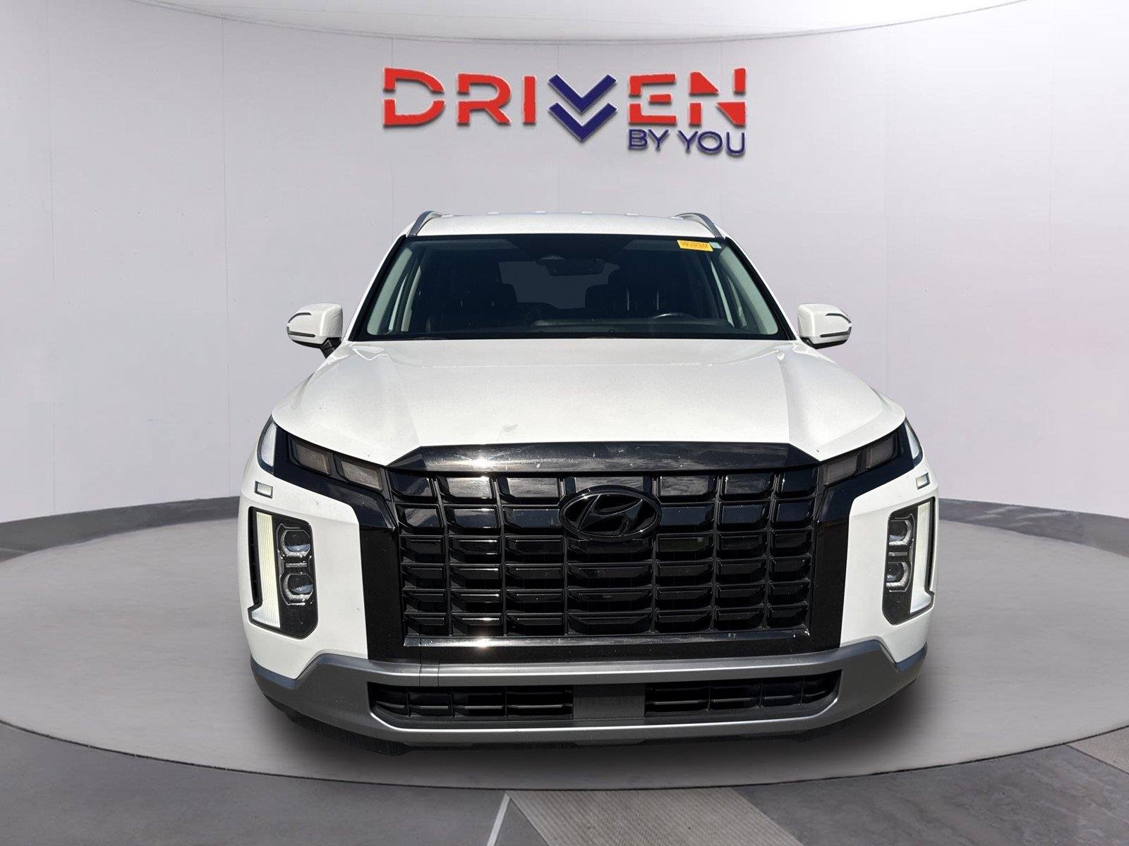 Used 2024 Hyper White Hyundai SEL 7P image 8