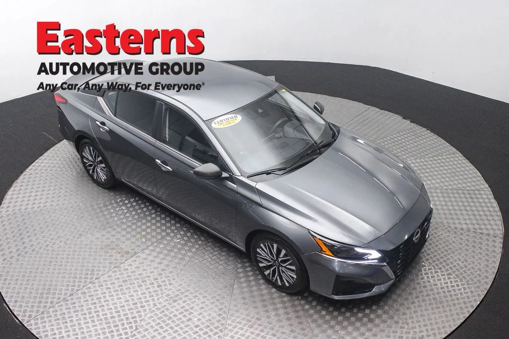 Used 2025 Gray Nissan 2.5 SV image 3