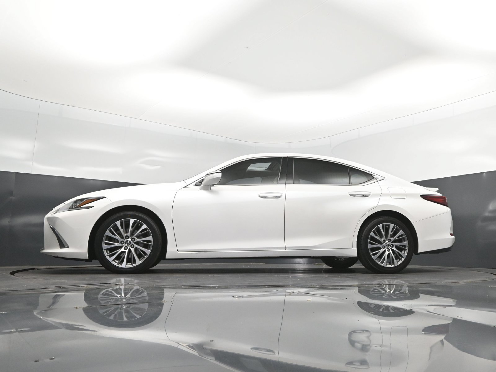 2021 Lexus ES 350 - Photo 39