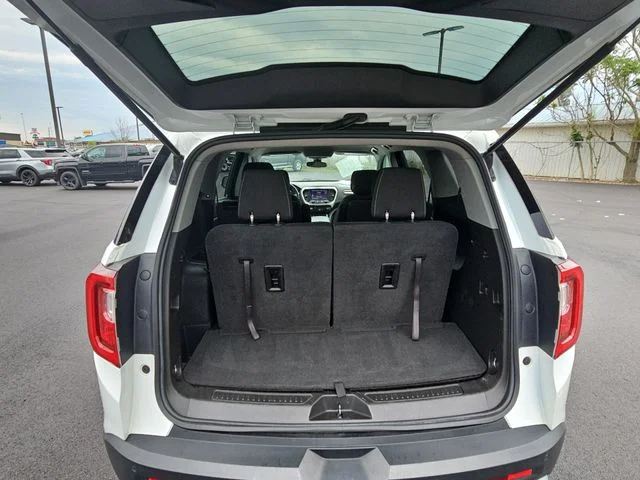 Used 2023 White GMC SLE image 29