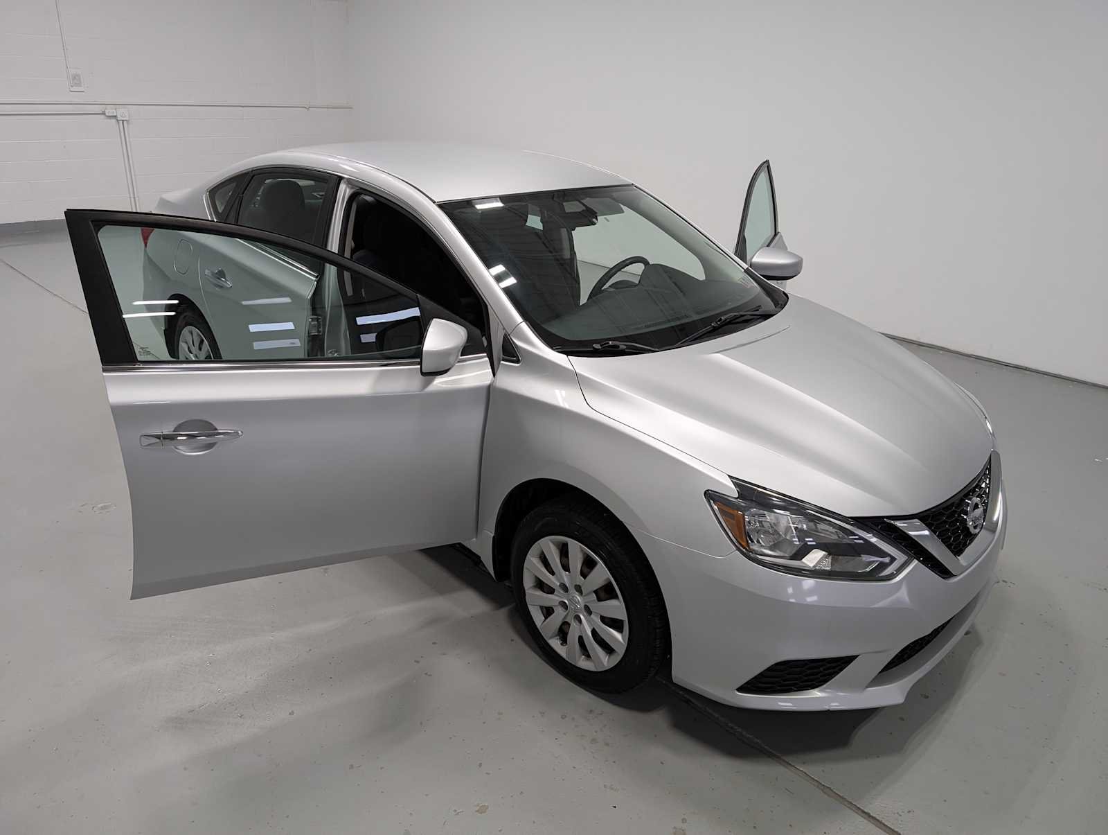 Used 2017 Brilliant Silver Nissan S image 16