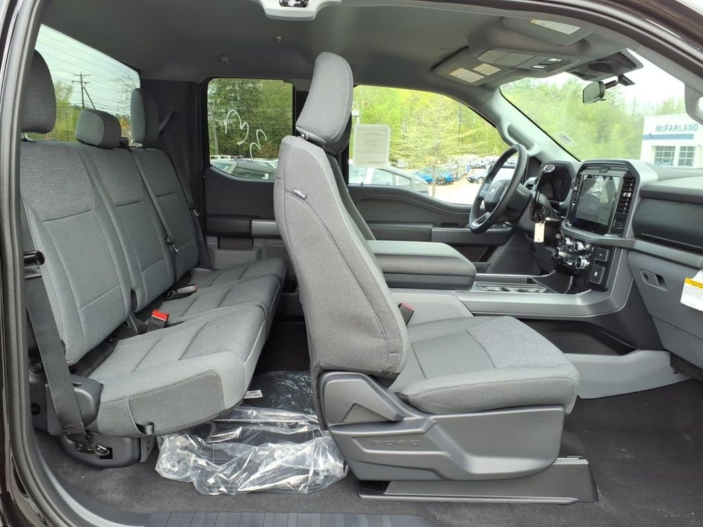 New 2026 Agate Black Metallic Ford XLT image 14