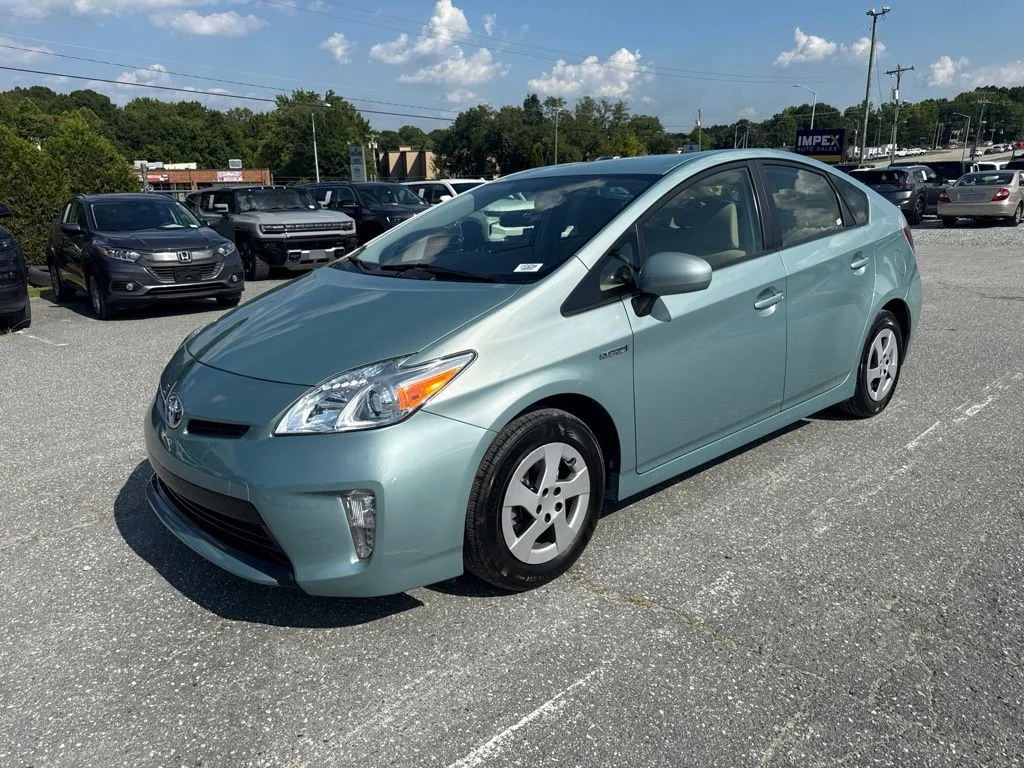 Used 2013 Beige Toyota Three image 1