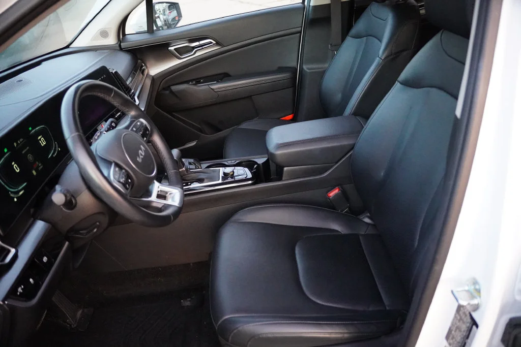 Used 2024 Glacial White Pearl Kia EX image 4