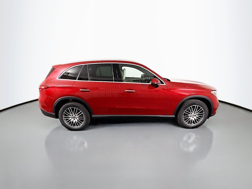 New 2026 MANUFAKTUR Patagonia Red Metallic Mercedes-Benz GLC 300 image 41