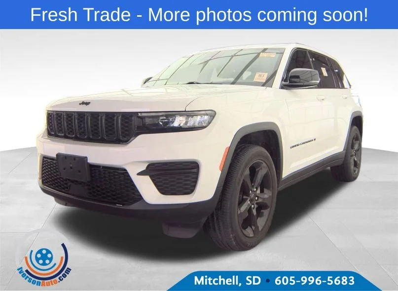 Used 2023 White Jeep Altitude X image 1