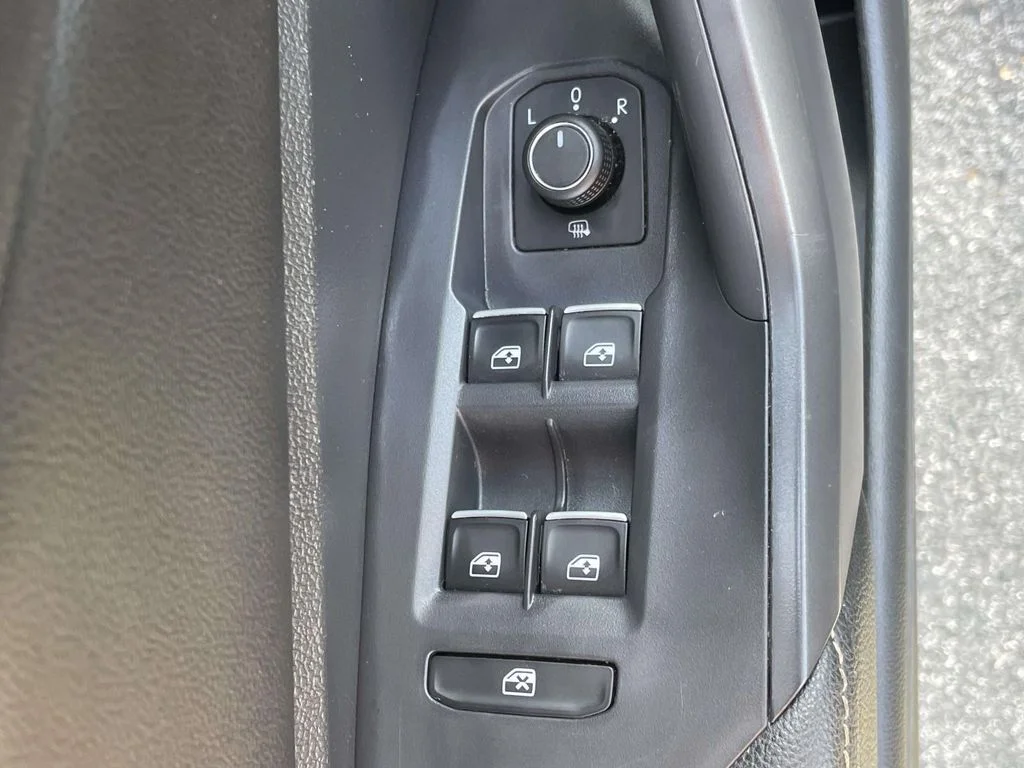 Used 2022 Deep Black Pearl Volkswagen S image 17