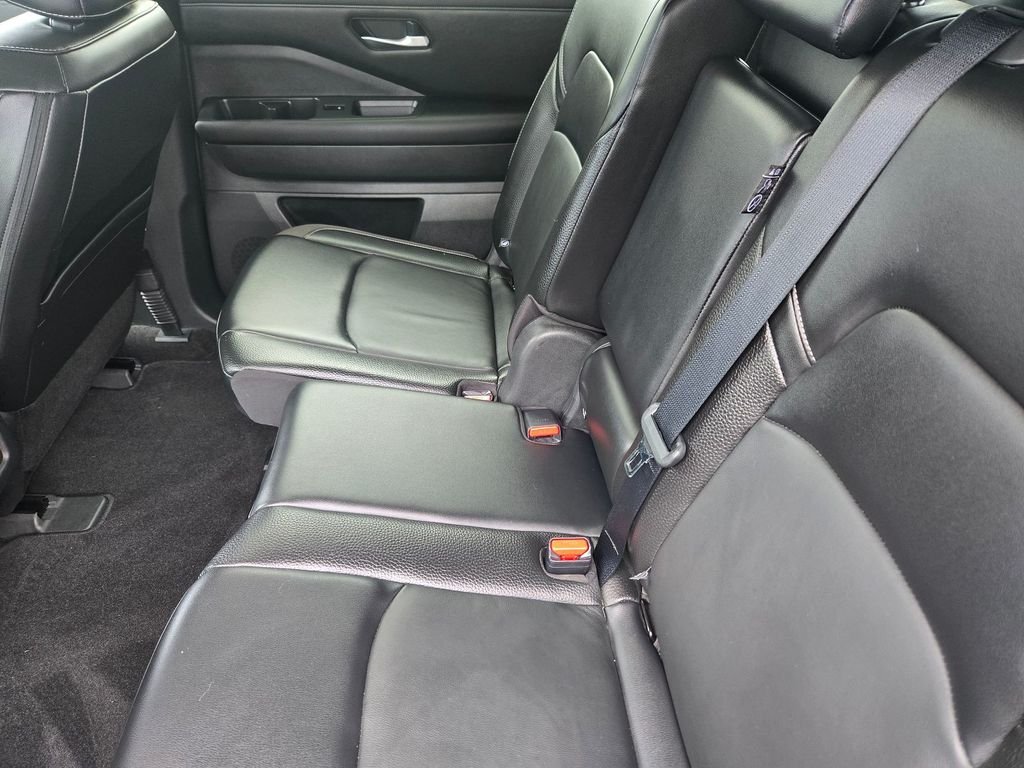 Used 2023 Black Nissan SL image 9