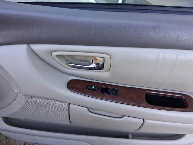 Used 2003  Toyota XLS image 21