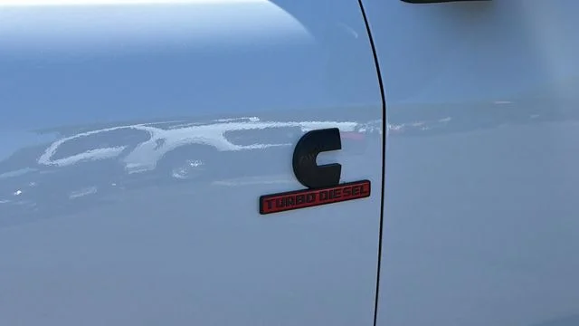 New 2026 Bright White Clear-Coat Exterior Paint RAM Laramie image 11