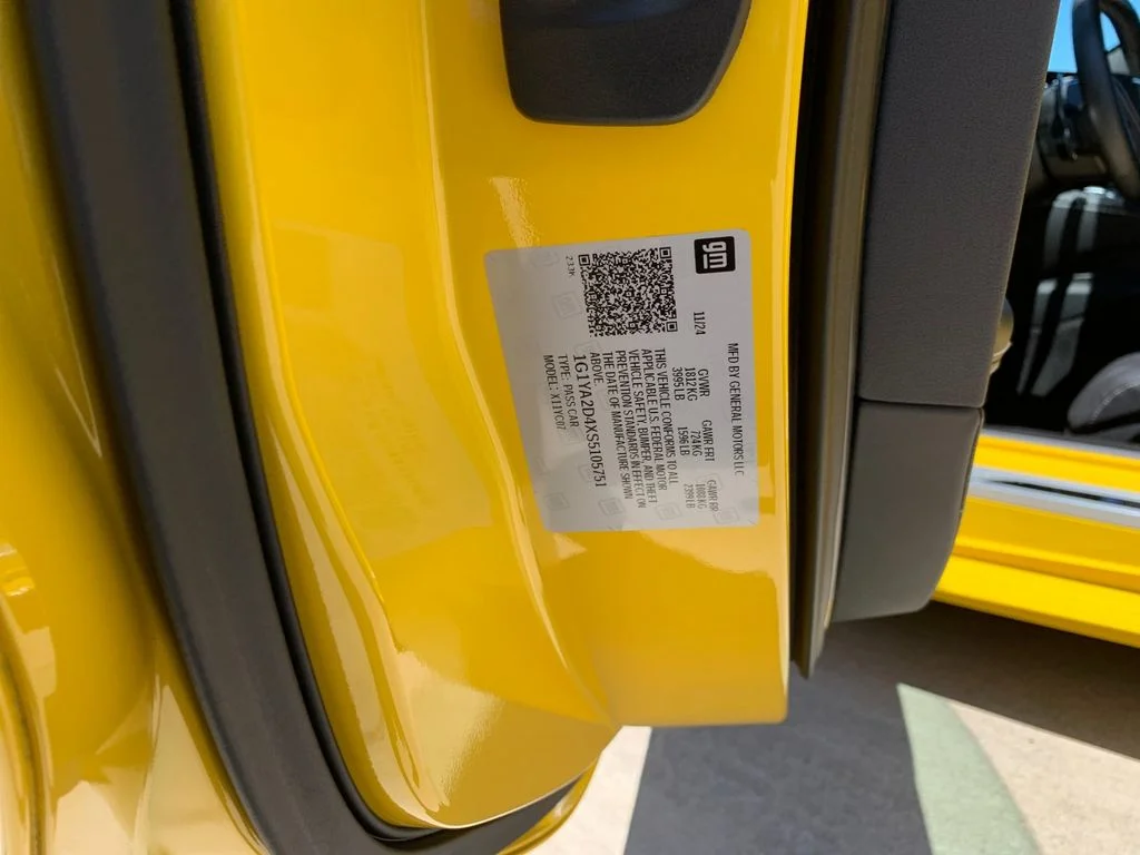Used 2025 Yellow Chevrolet Stingray image 34