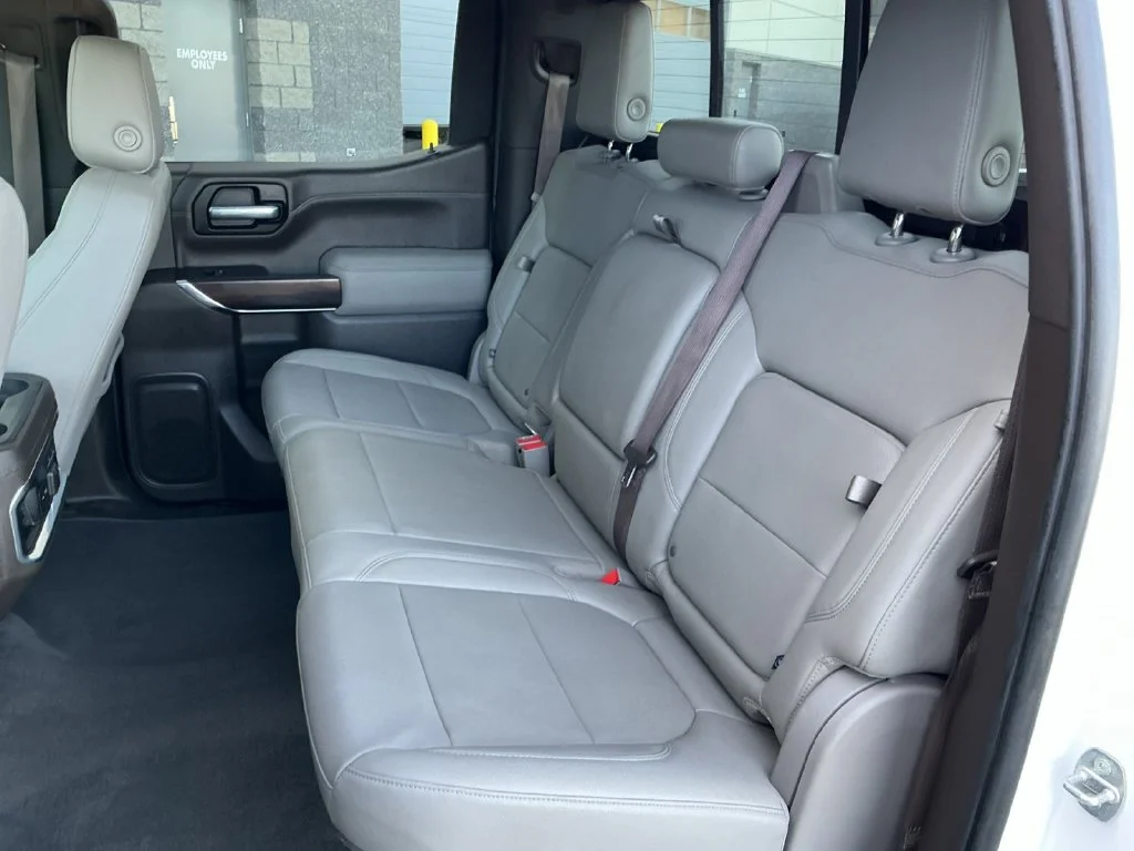 Used 2021 WHITE FROST TRICOAT GMC SLT image 28