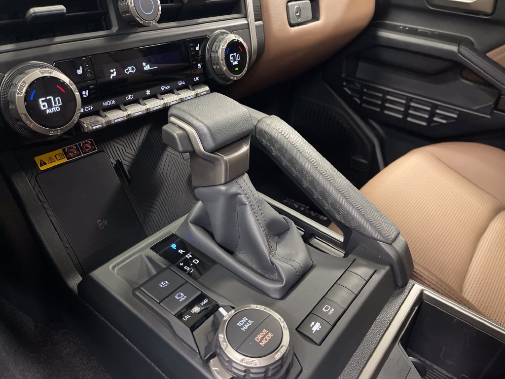 Certified Used 2025  Toyota Limited image 23