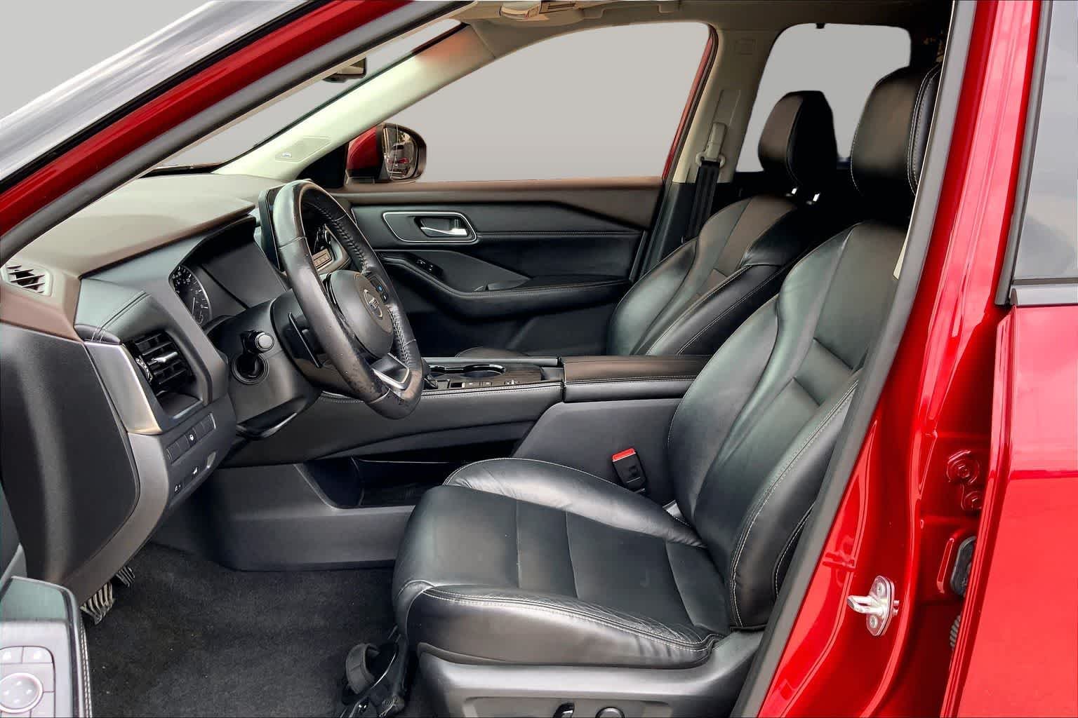 Used 2021 Scarlet Ember Tintcoat Nissan SL image 8