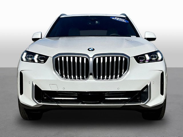 Used 2026 White BMW sDrive40i image 2